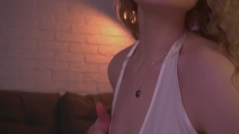 Snapshot of divine_lights chatting on 8, 2, 2025 Eva and Lucia online show from 8, 2, 2025