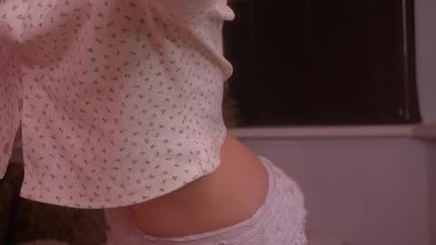 Snapshot of divine_lights chatting on 25, 9, 2025 Eva and Lucia online show from 25, 9, 2025