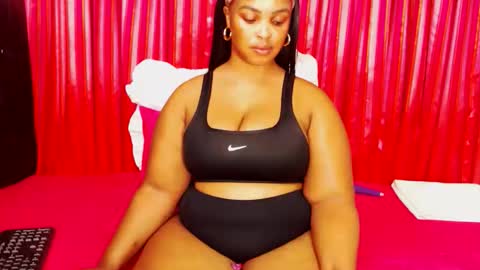 divinebooty93 online show from 22, 4, 2026