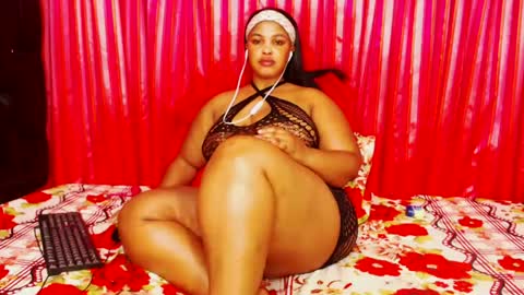 Snapshot of divinebooty93 chatting on 29, 6, 2026 divinebooty93 online show from 29, 6, 2026