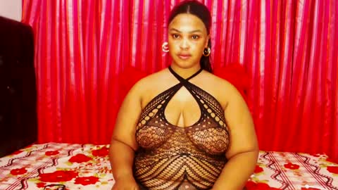 Snapshot of divinebooty93 chatting on 19, 7, 2026 divinebooty93 online show from 19, 7, 2026