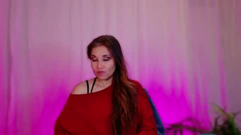 DivineLynn online show from 16, 1, 2025