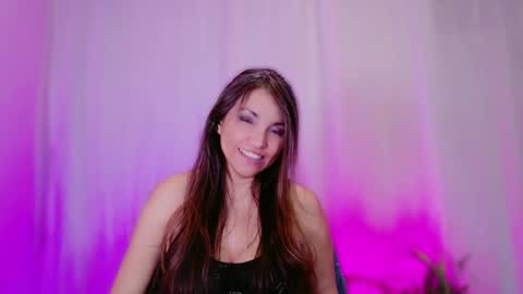 DivineLynn online show from 23, 1, 2025