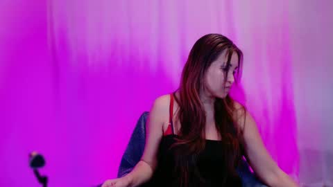 DivineLynn online show from 31, 1, 2025