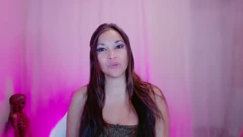 DivineLynn online show from 24, 2, 2025