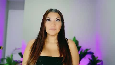 DivineLynn online show from 1, 12, 2025