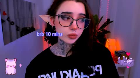 dixipixi_ online show from 15, 2, 2025