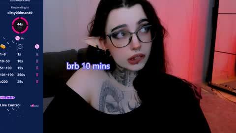 dixipixi_ online show from 6, 3, 2025