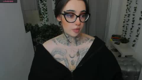 Snapshot of dixipixi_ chatting on 24, 5, 2026 dixipixi_ online show from 24, 5, 2026