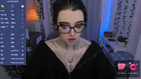 Snapshot of dixipixi_ chatting on 4, 6, 2026 dixipixi_ online show from 4, 6, 2026