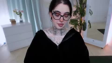 Snapshot of dixipixi_ chatting on 18, 6, 2026 dixipixi_ online show from 18, 6, 2026