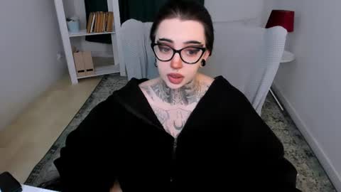 Snapshot of dixipixi_ chatting on 25, 6, 2026 dixipixi_ online show from 25, 6, 2026