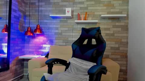 DixyPalmer online show from 10, 10, 2025