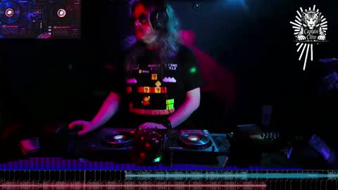 Adrian Arturo online show from 23, 2, 2025