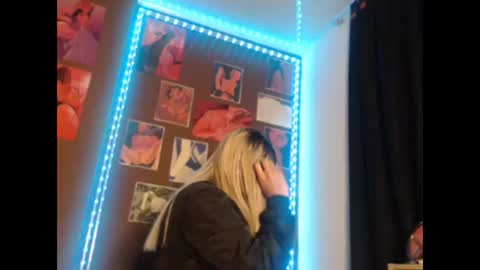 doeschi_fox online show from 22, 4, 2026