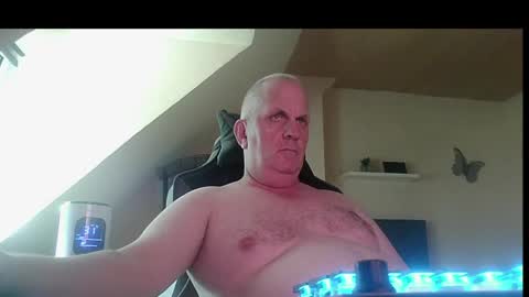 Snapshot of doggy2629 chatting on 4, 8, 2026 doggy2629 online show from 4, 8, 2026