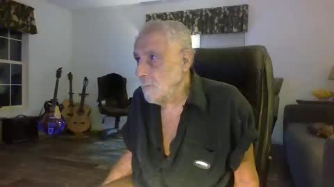 dogluc7 online show from 4, 12, 2024