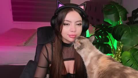 Snapshot of dolcebaddie chatting on 17, 4, 2026 Hii Dont forget to follow me . online show from 17, 4, 2026