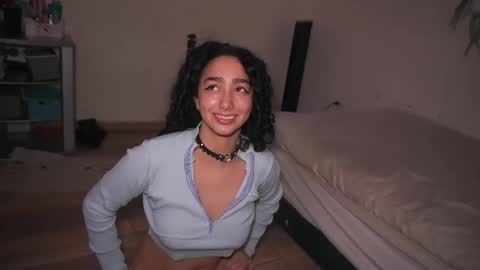 Snapshot of doll4you_ chatting on 11, 11, 2025 Alice y Ros online show from 11, 11, 2025