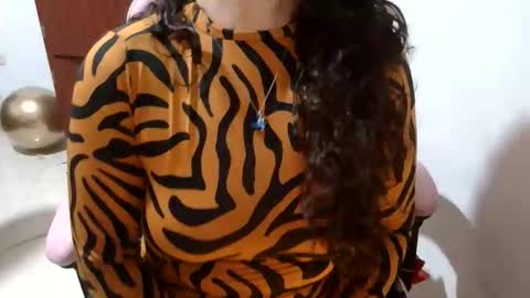 doll78latin online show from 25, 5, 2026