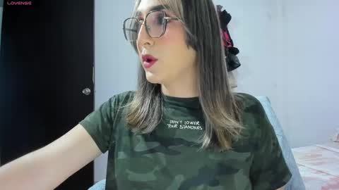 Snapshot of doll_andrea_ chatting on 20, 4, 2026 ANDREA online show from 20, 4, 2026