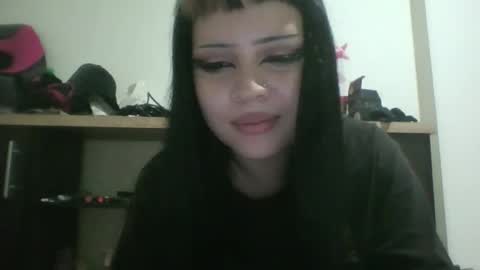 doll_dollys_ online show from 28, 3, 2026