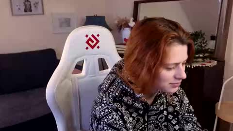 Snapshot of doll_lesli chatting on 2, 3, 2025 Your doll Lesli online show from 2, 3, 2025