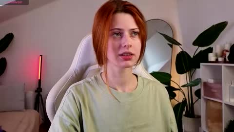 Snapshot of doll_lesli chatting on 25, 10, 2025 Your doll Lesli online show from 25, 10, 2025