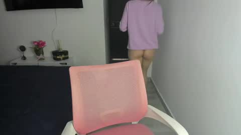 Snapshot of doll_oriana chatting on 4, 3, 2025 doll_oriana online show from 4, 3, 2025