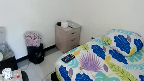 Catherine XXX online show from 18, 4, 2026