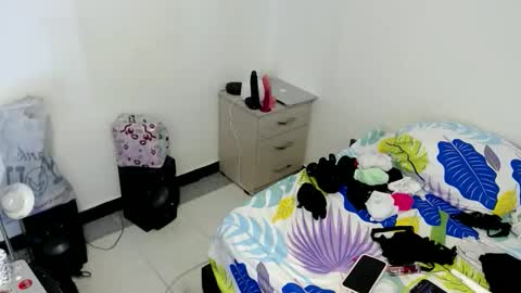 Catherine XXX online show from 18, 4, 2026