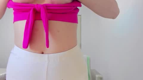 Snapshot of dollcedolly chatting on 29, 10, 2025 Eva online show from 29, 10, 2025