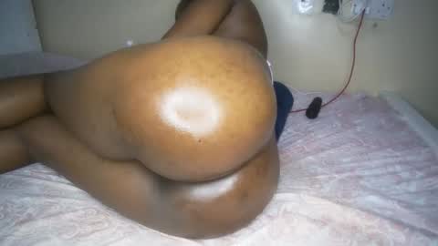 dollqueen_ online show from 10, 9, 2025