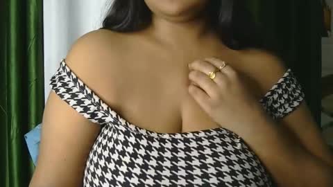 dolly_2 online show from 13, 1, 2025