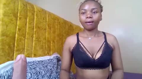Snapshot of dolly_bby chatting on 15, 4, 2026 Dolly online show from 15, 4, 2026