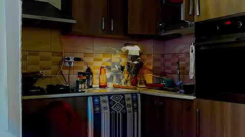 Dolores Sage online show from 25, 4, 2026