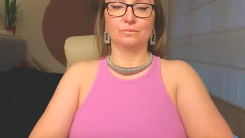 DOM MUMMY online show from 26, 4, 2026