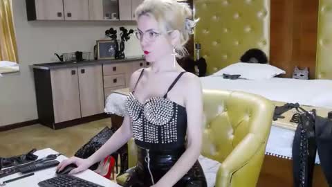 domcaprisse online show from 11, 2, 2025