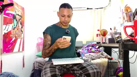 Snapshot of dominant_gay_xxx chatting on 21, 12, 2025 jjhoy online show from 21, 12, 2025