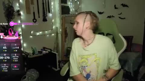 Snapshot of dominantman18064 chatting on 16, 10, 2025 Bigbearnbunnyboy online show from 16, 10, 2025