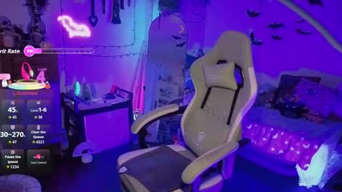 Snapshot of dominantman18064 chatting on 15, 12, 2025 Bigbearnbunnyboy online show from 15, 12, 2025