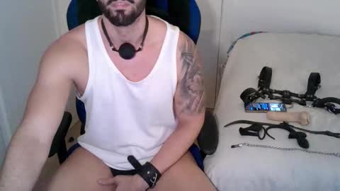 Snapshot of dominatedtitan chatting on 14, 11, 2025 DominatedTitan online show from 14, 11, 2025