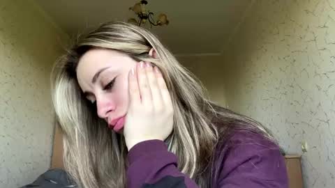 Mia online show from 4, 5, 2026