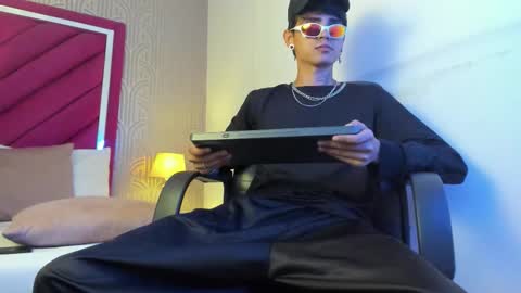 Dominic foox online show from 27, 2, 2026