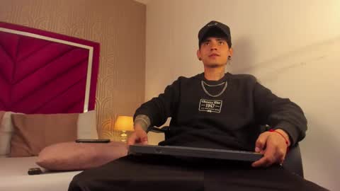 Dominic foox online show from 3, 3, 2026