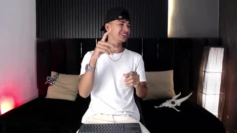 Dominic online show from 15, 10, 2025