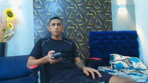 dominic_smith_ online show from 25, 4, 2026