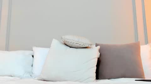 Dominick Star online show from 6, 12, 2024