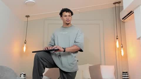 Dominick Star online show from 9, 2, 2025