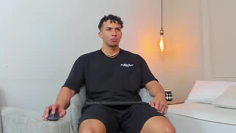 Dominick Star online show from 28, 2, 2025